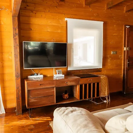 Alpstuga La Haima, Casa De Madera Con Vistas Al Mar